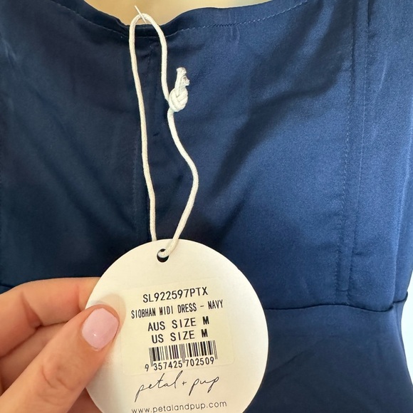 Petal & Pup Elegant Navy Blue Satin Tank Cocktail Dress Size Medium NWT - Picture 6 of 7